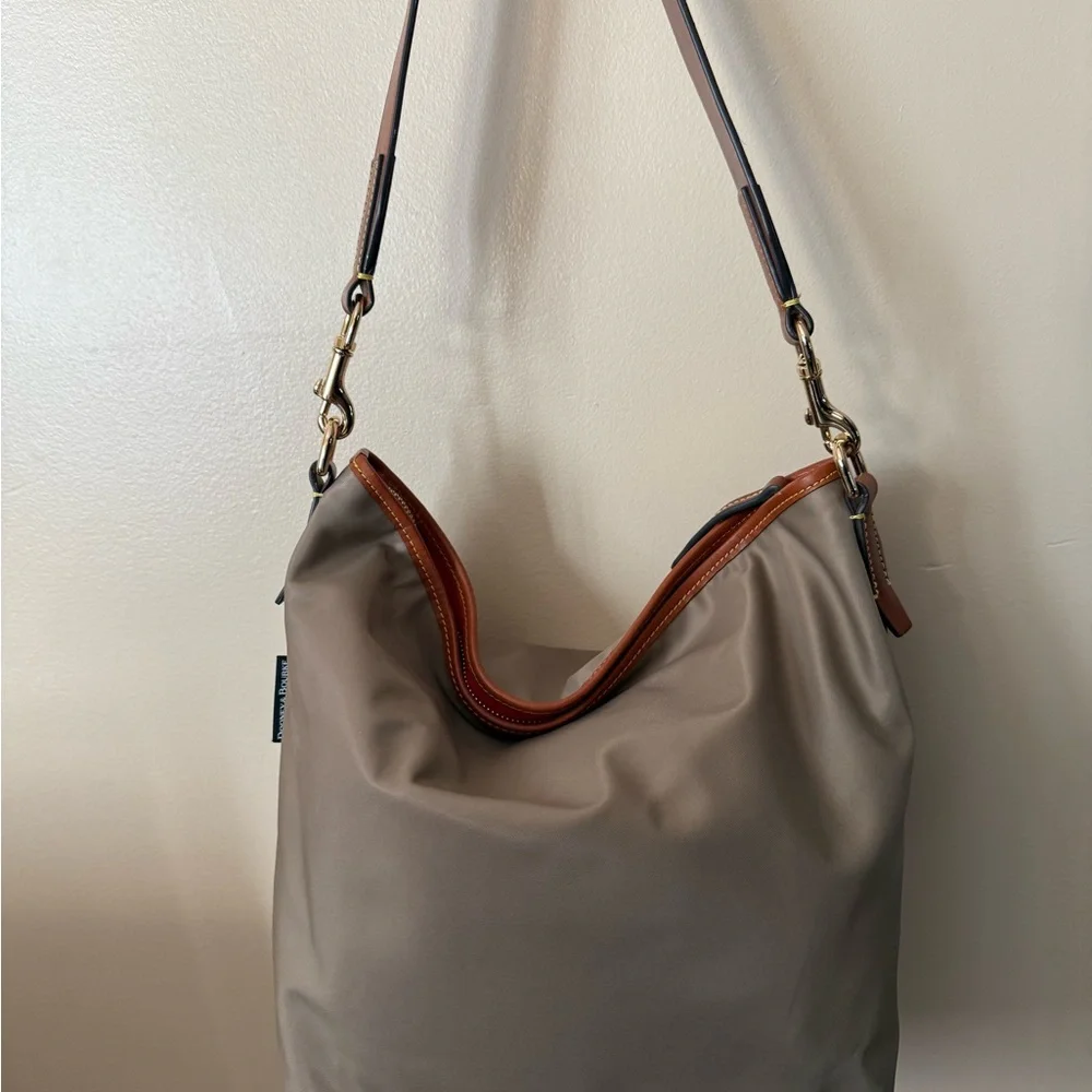DOONEY & BOURKE WAYFARER BAG TAN HOBO BOHO 12x13”‎ 10” Handle Drop T